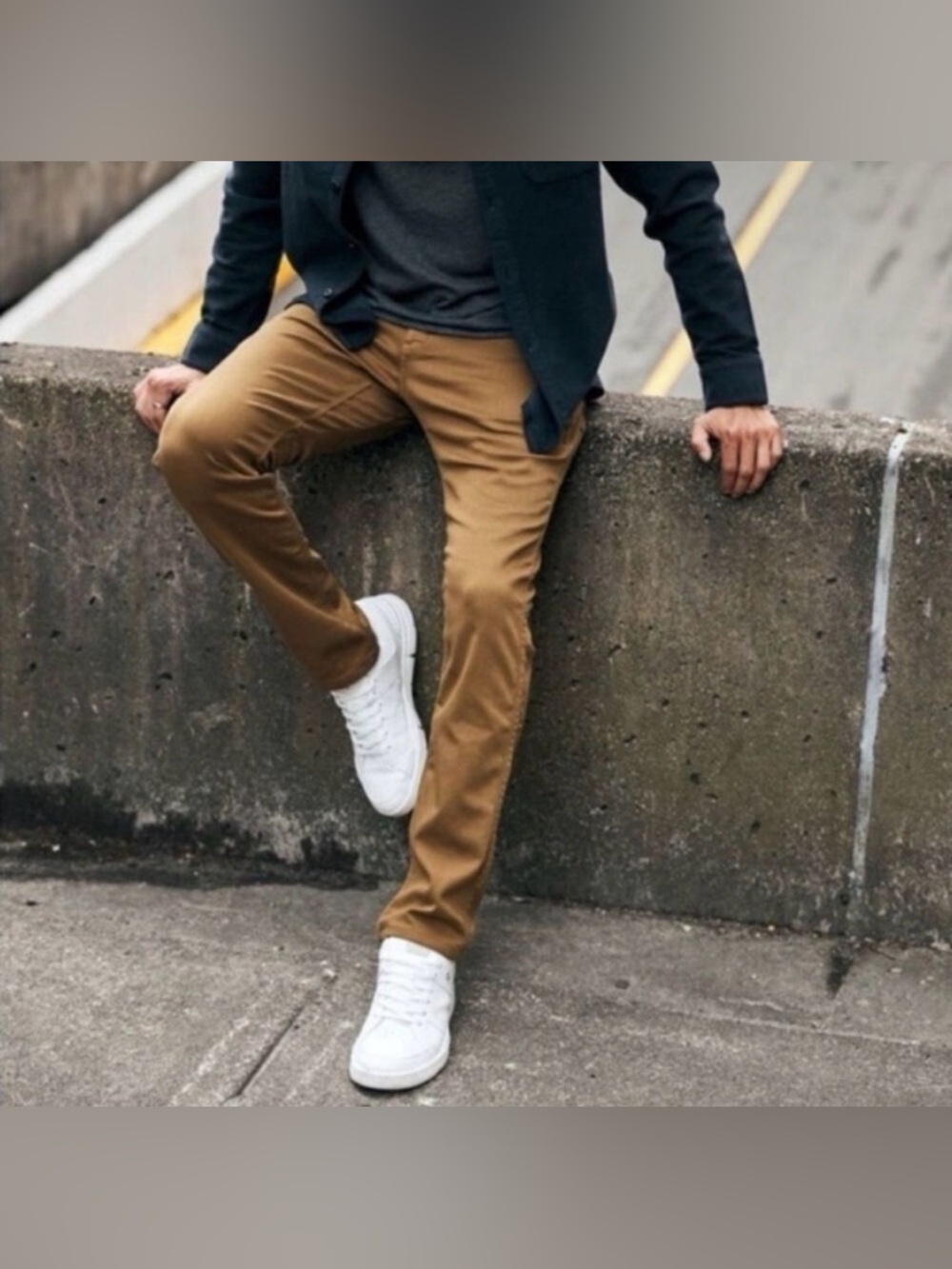 DU/ER N2X Relaxed Taper Khaki Pants - 32/30